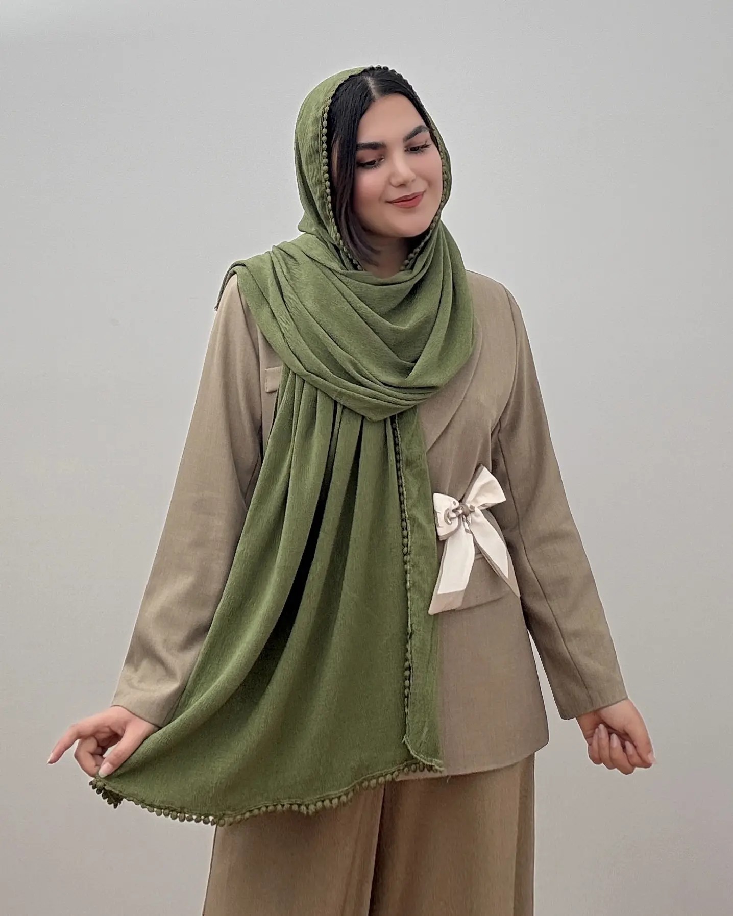 شال دخترانه و زنانه نخی مدل دور عدسی